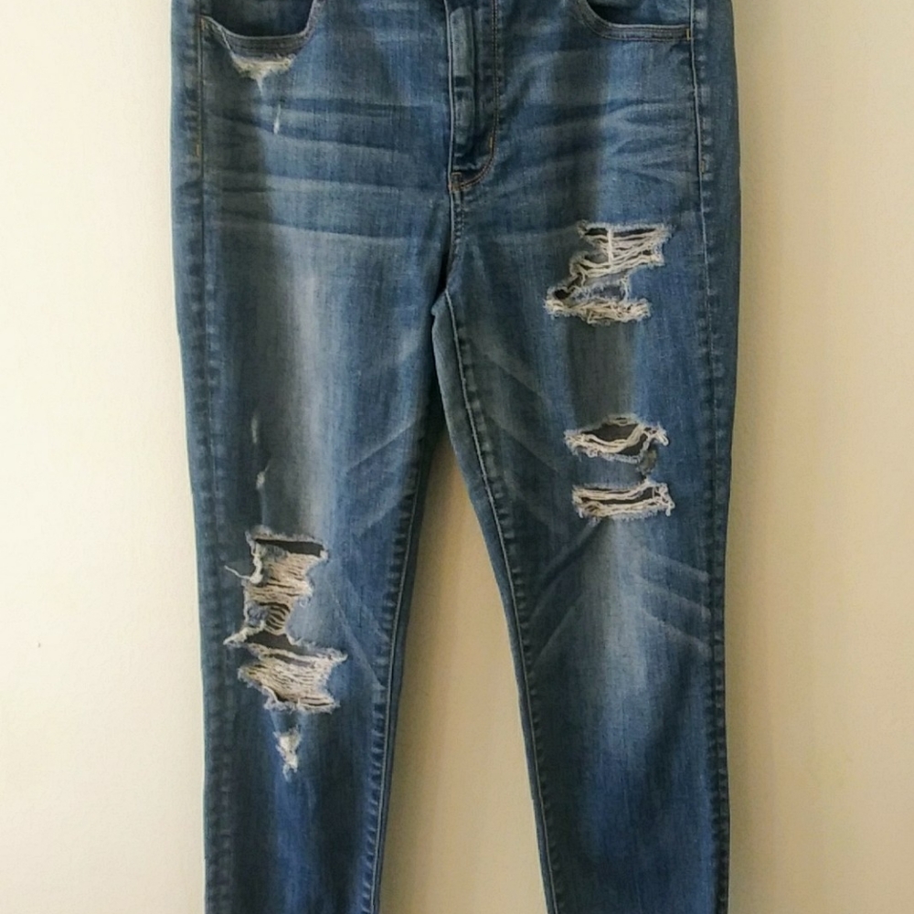 AMERICAN EAGLE Distressed Cut Up Skinny Jeans